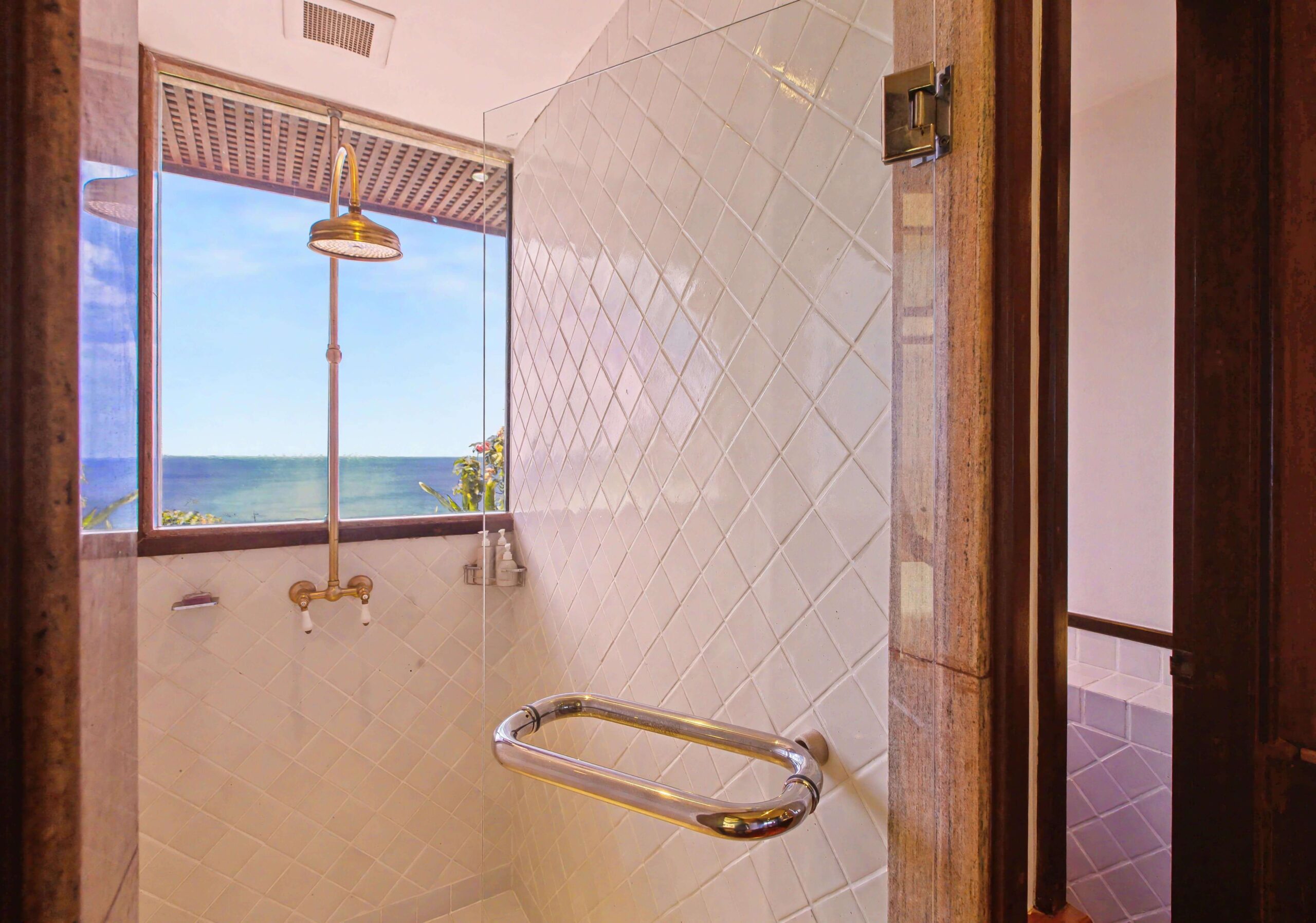 Guest Bedroom 4 Bathroom